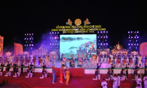 Khai mạc Festival Đua ghe Ngo của đồng bào Khmer